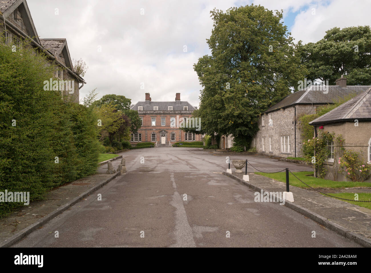18th century house ireland hi-res stock photography and images - Alamy
