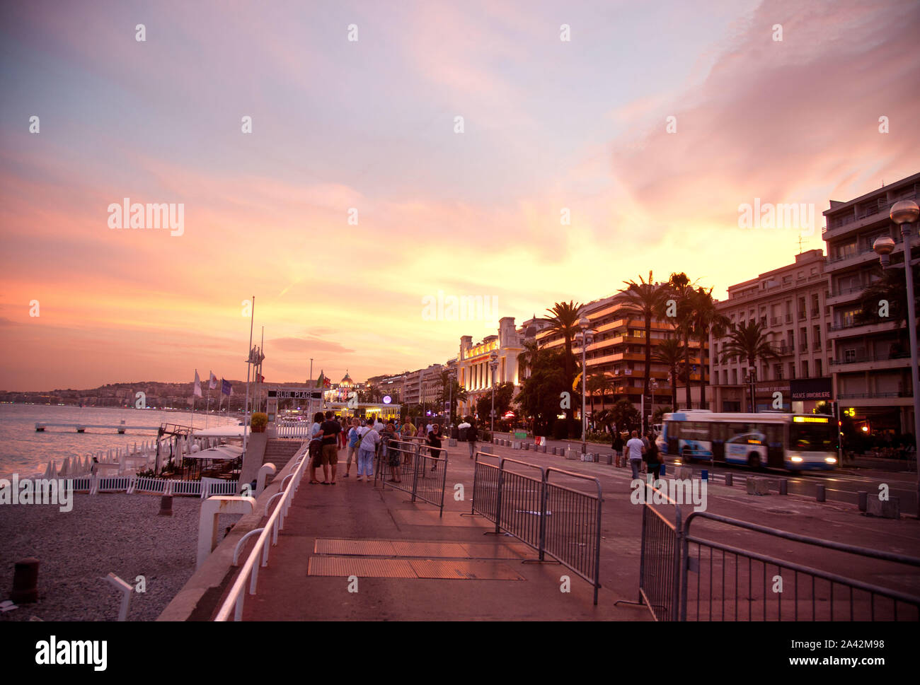 Staden Nice på den franska rivieran. Solnedgång över Promenade des Anglais.Foto Jeppe Gustafsson Stock Photo