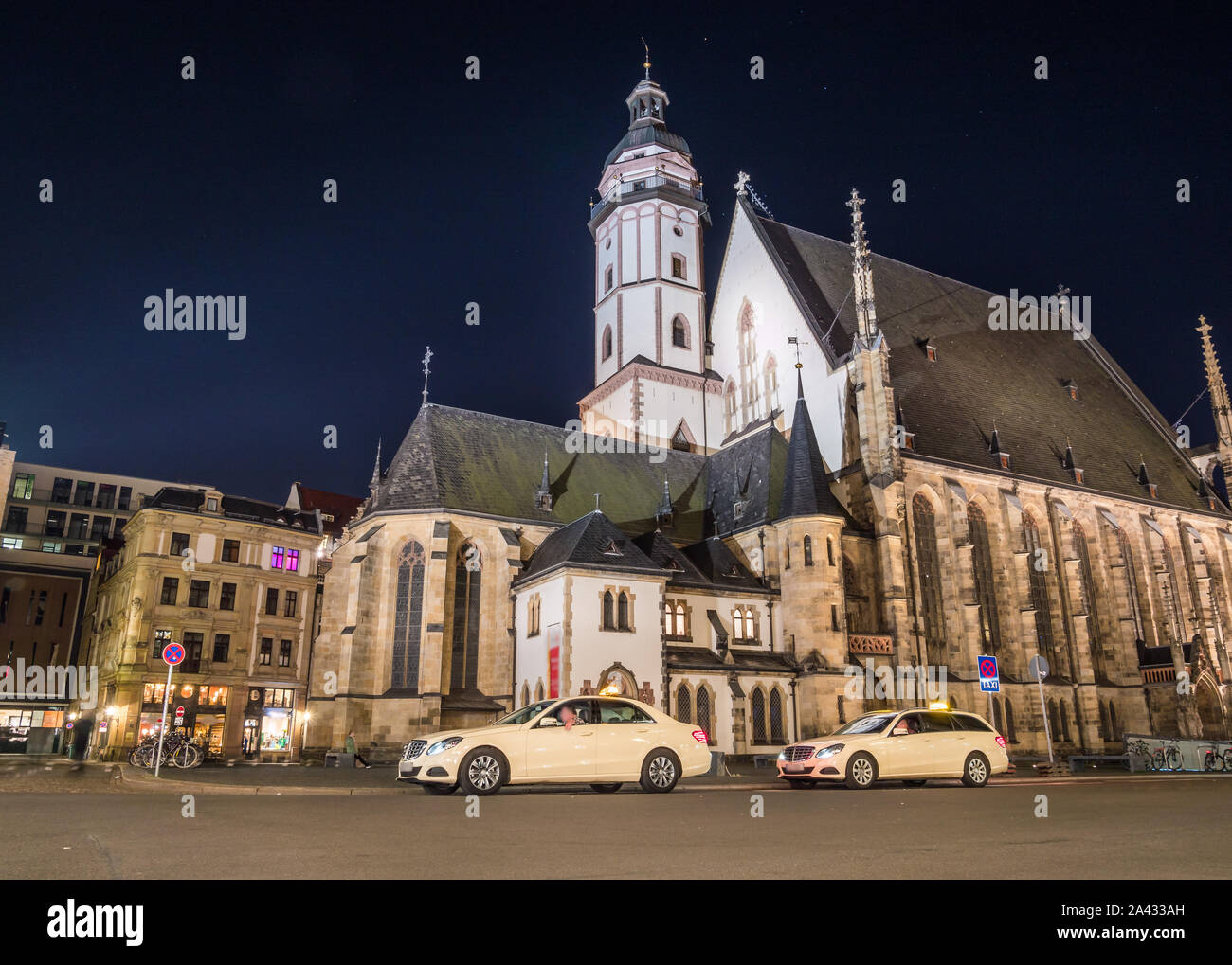 St. Thomas Church in Leipzig at Night Stock Photo - Alamy