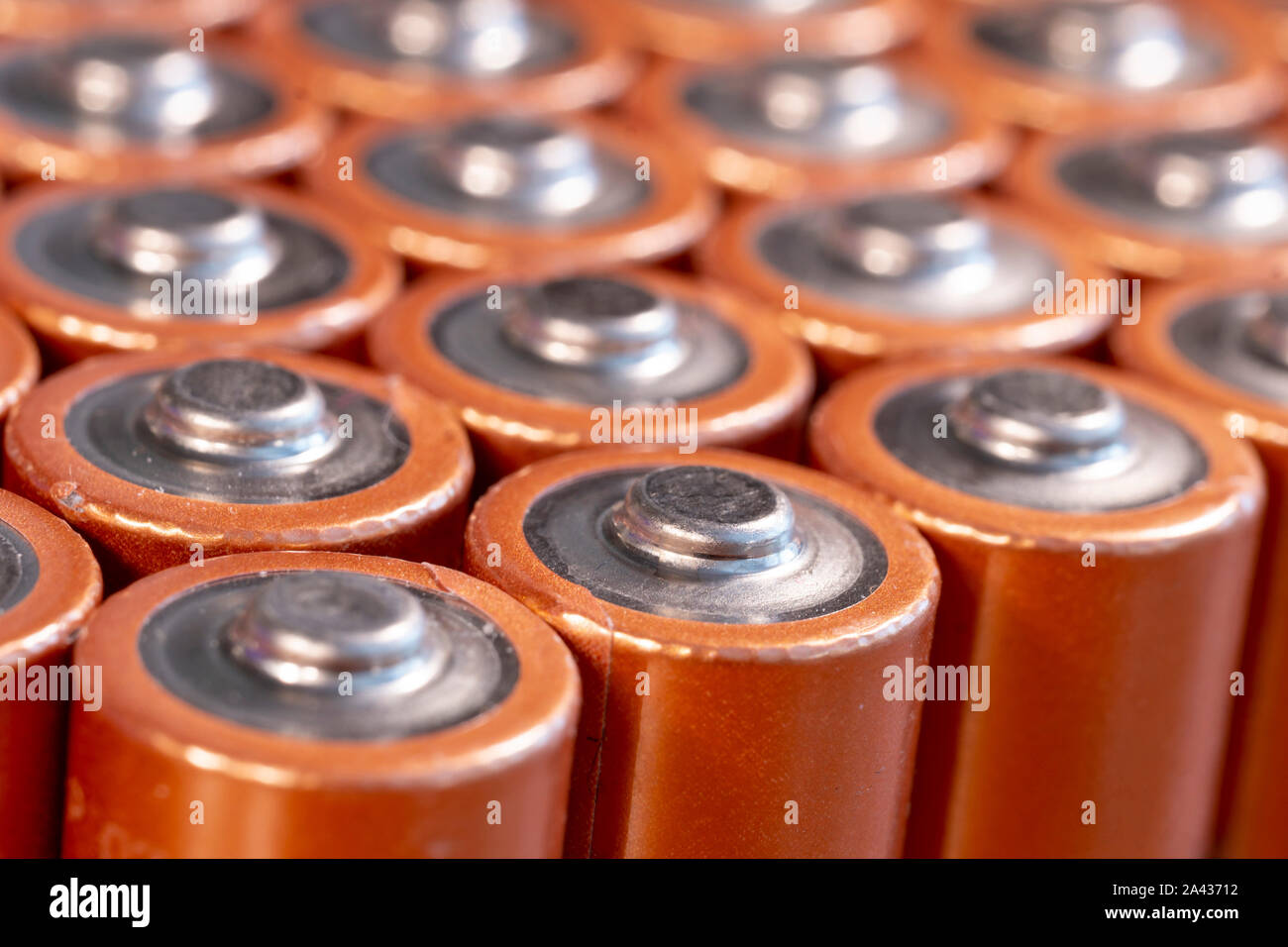 Closeup at pile of Duracell AA alkaline batteries Stock Photo - Alamy