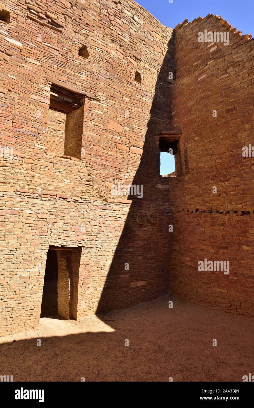 Corner Window, Inside a Multi-level East Room Block, Pueblo Bonito (850-1250s), Chaco Canyon, NM 190912 61369 Stock Photo