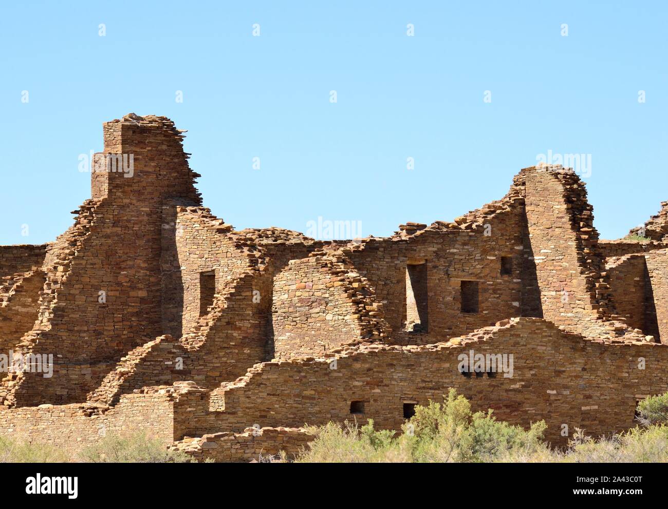 4-story East Room Block walls, Pueblo Bonito (850-1250s), Chaco Canyon, NM 190912 75289 Stock Photo
