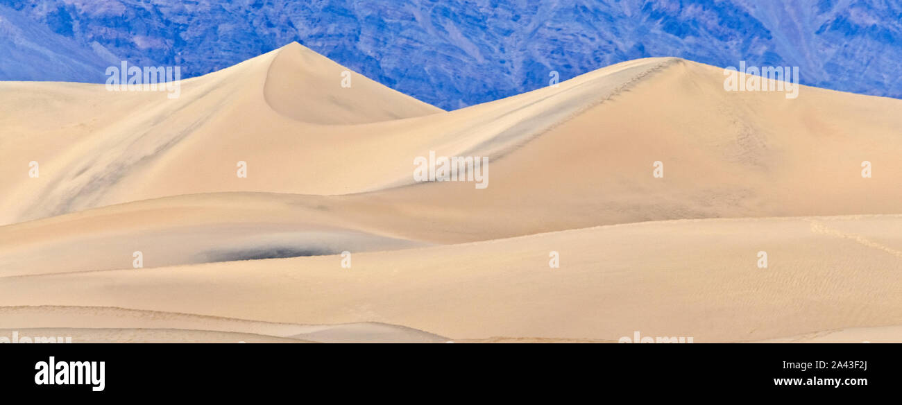Highway of death desert storm hi-res stock photography and images - Alamy