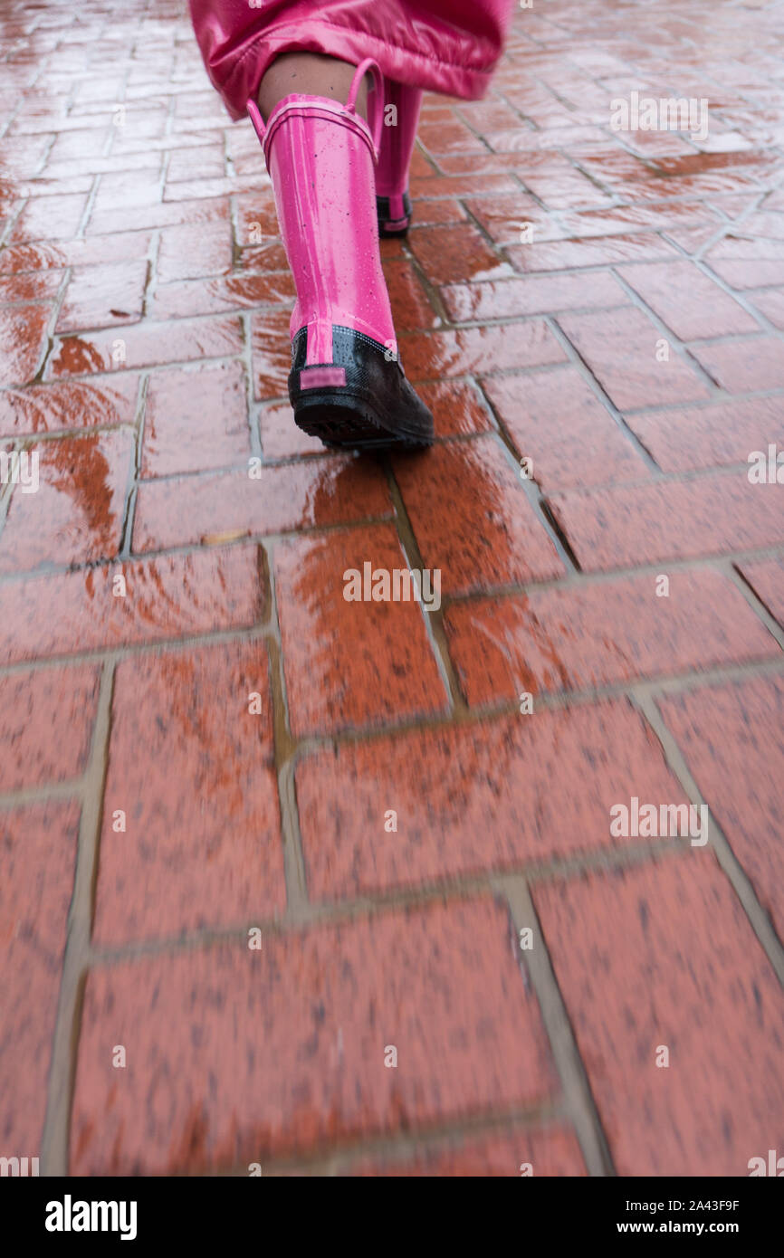 Hot pink rain boots hi res stock photography and images Alamy