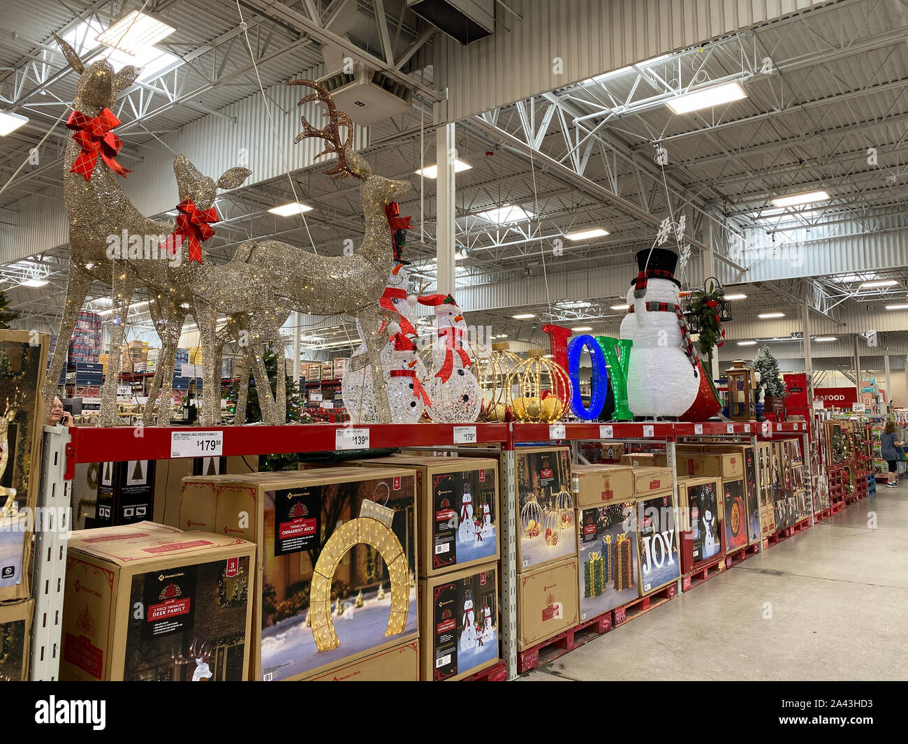 Orlando,FL/USA -10/11/19: The Christmas decoration aisle of a Sams Club  retail store with a variety of new Christmas decorations ready to be  purchase Stock Photo - Alamy