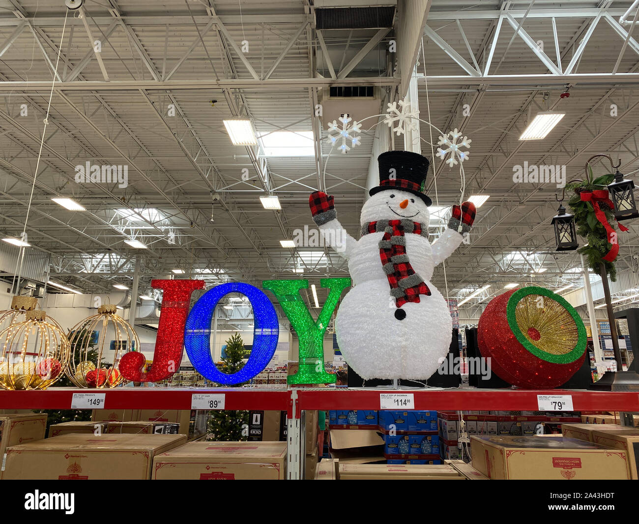 Orlando,FL/USA -10/11/19: The Christmas decoration aisle of a Sams Club  retail store with a variety of new Christmas decorations ready to be  purchase Stock Photo - Alamy