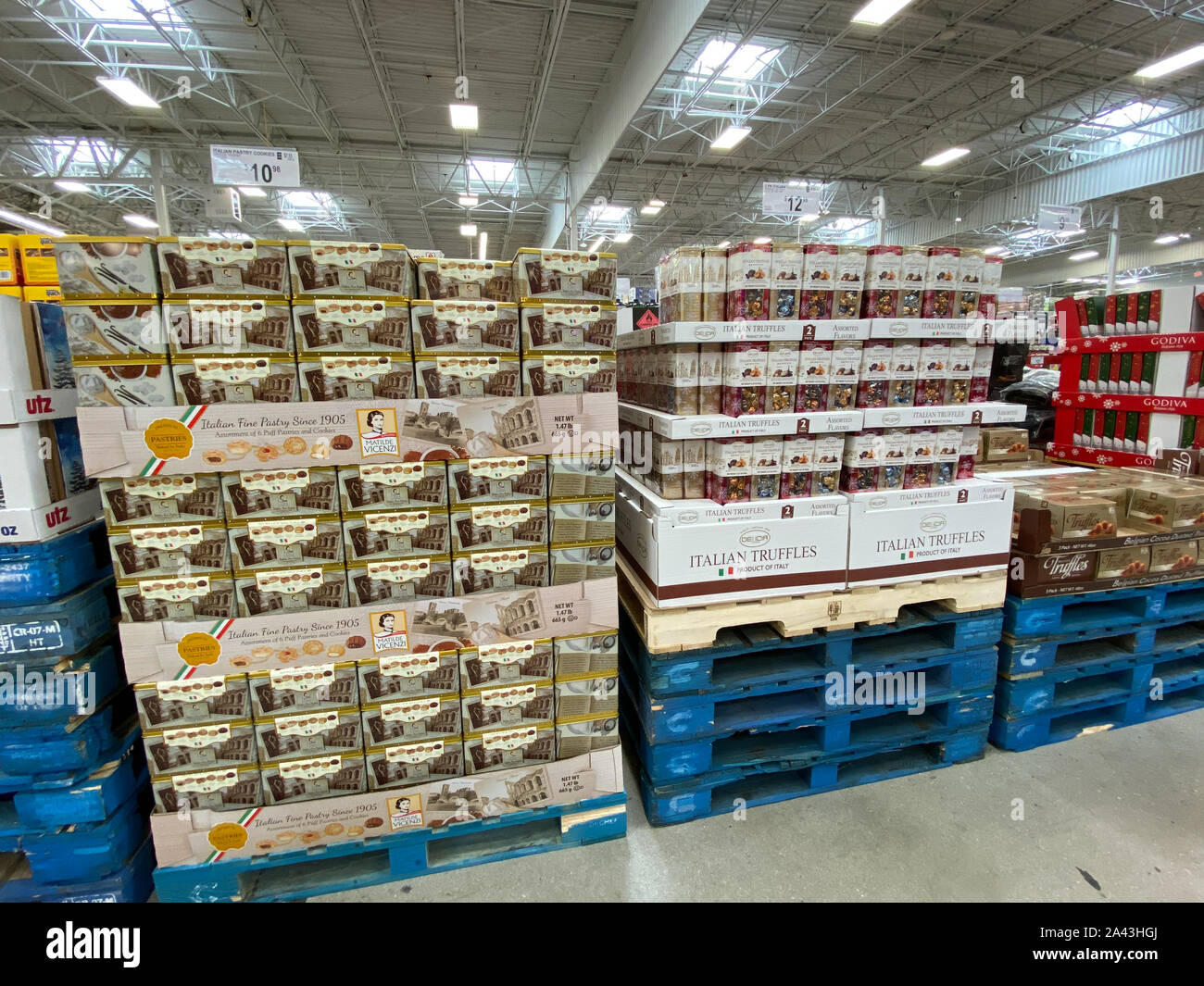Orlando,FL/USA -10/11/19: The Christmas food gift aisle of a Sams Club  Wholesale retail store with a variety of snack food Christmas gifts ready  to b Stock Photo - Alamy