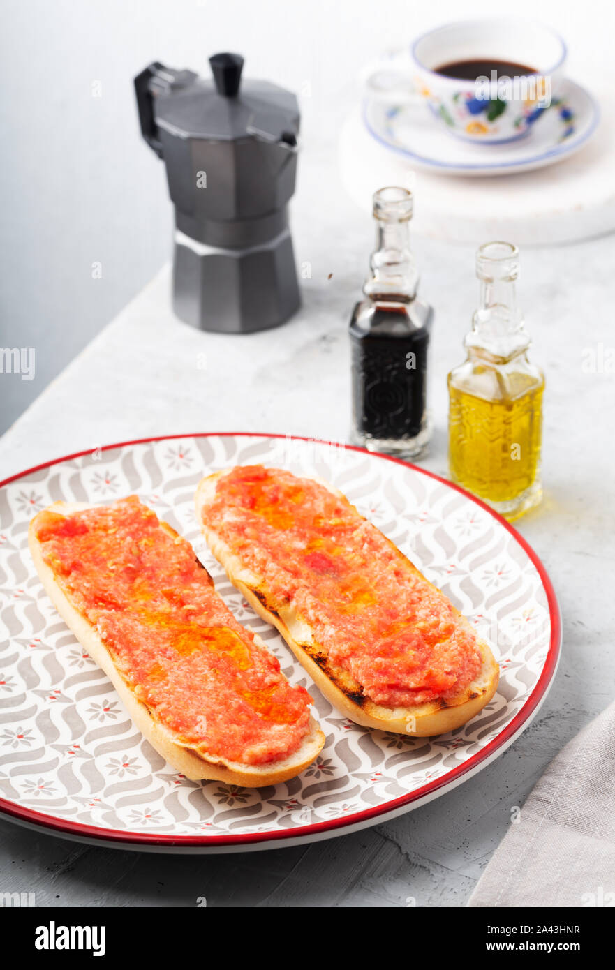 Spanish tomato toast, traditional breakfast or lunch Stock Photo Alamy