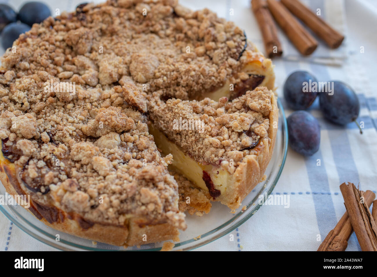 Plum vanilla cafe hires stock photography and images Alamy