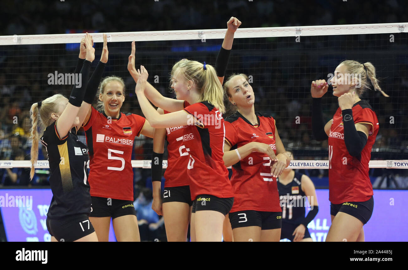 Germany women s national volleyball team celebrate after scoring