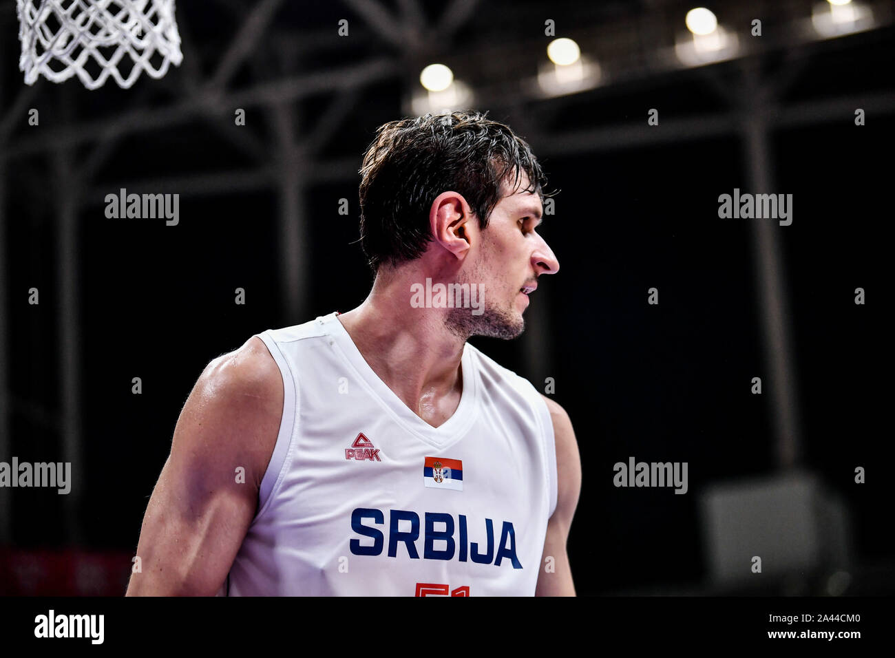 Boban Marjanovic leads Serbia to a win over the Dominican Republic / News 