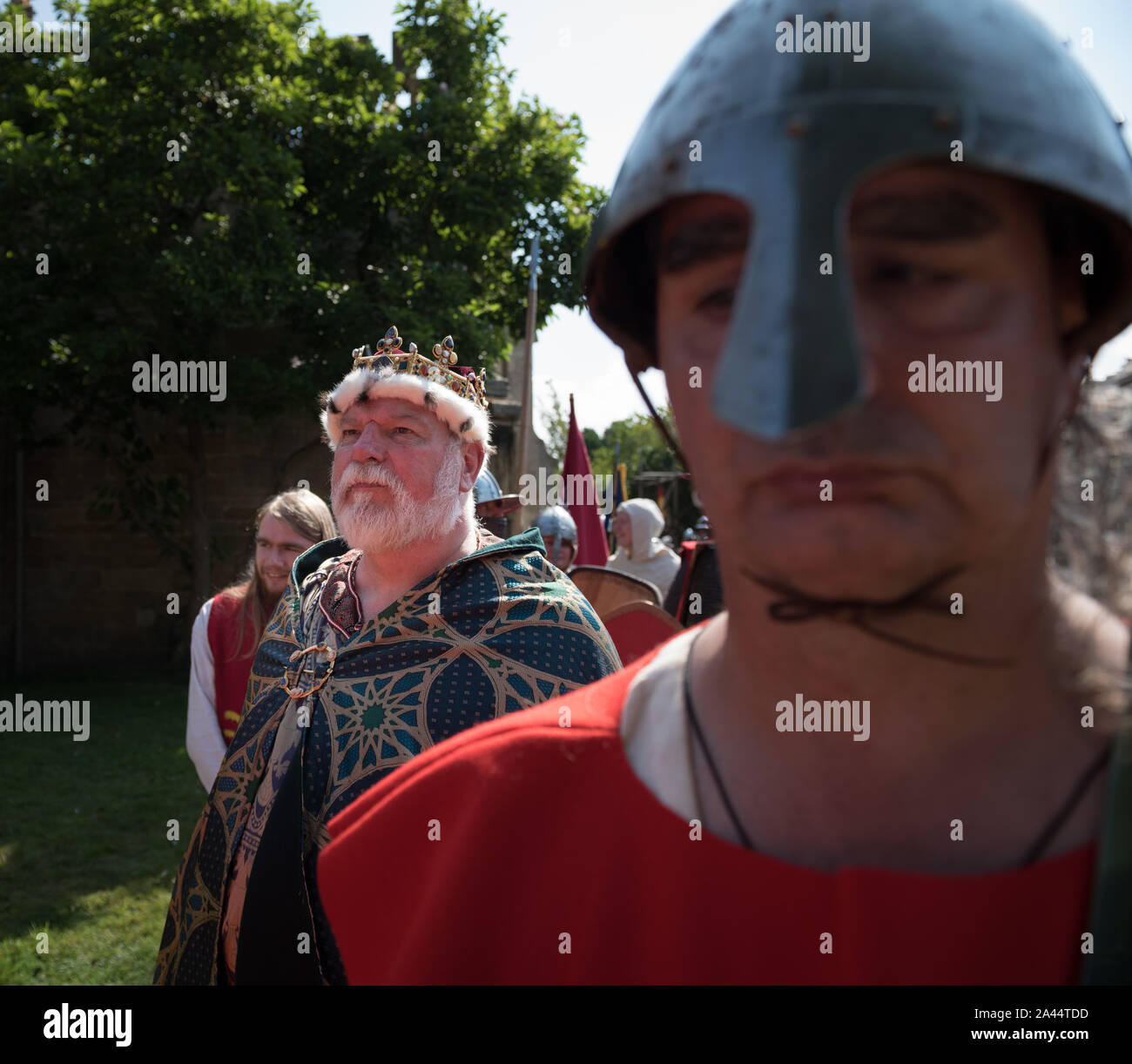 Evesham, Worcestershire, UK. 8th August, 2015. Pictured: King Henry III played by re-enactor John Watson awaits to take part in the Grand Parade Stock Photo