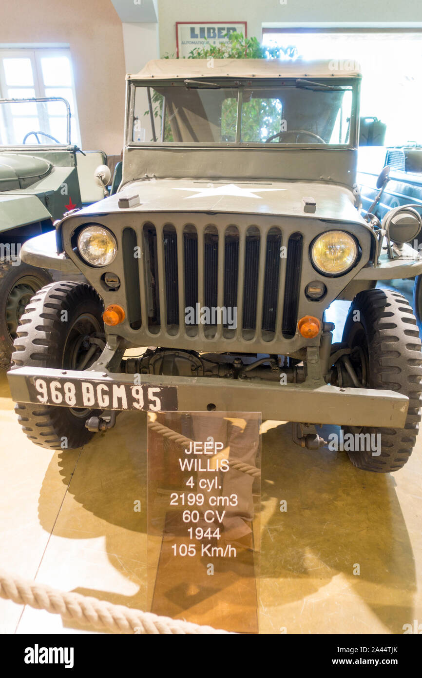 Antique willis jeep hi-res stock photography and images - Alamy