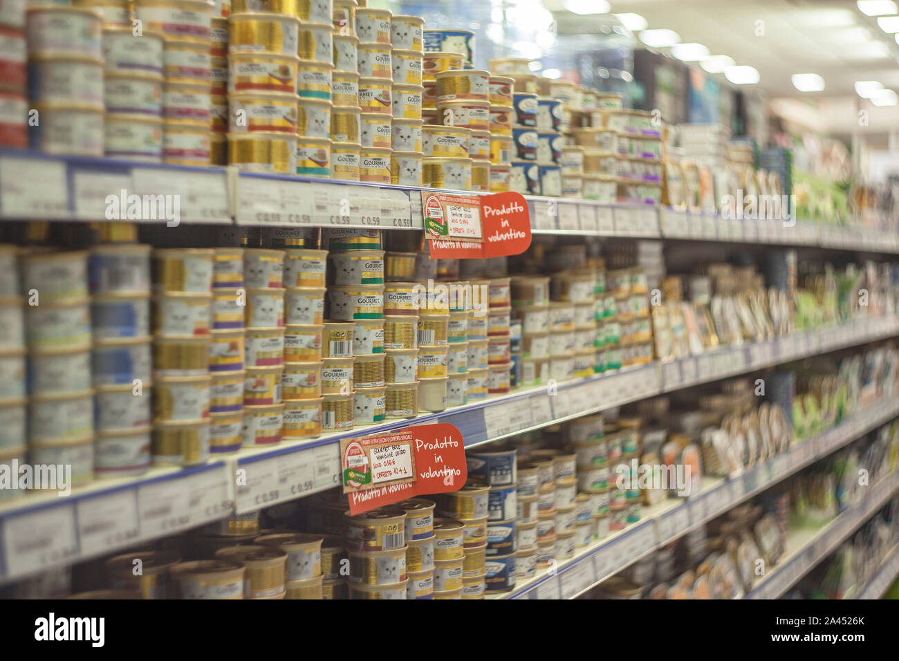 Pet food store interior 2 Stock Photo Alamy