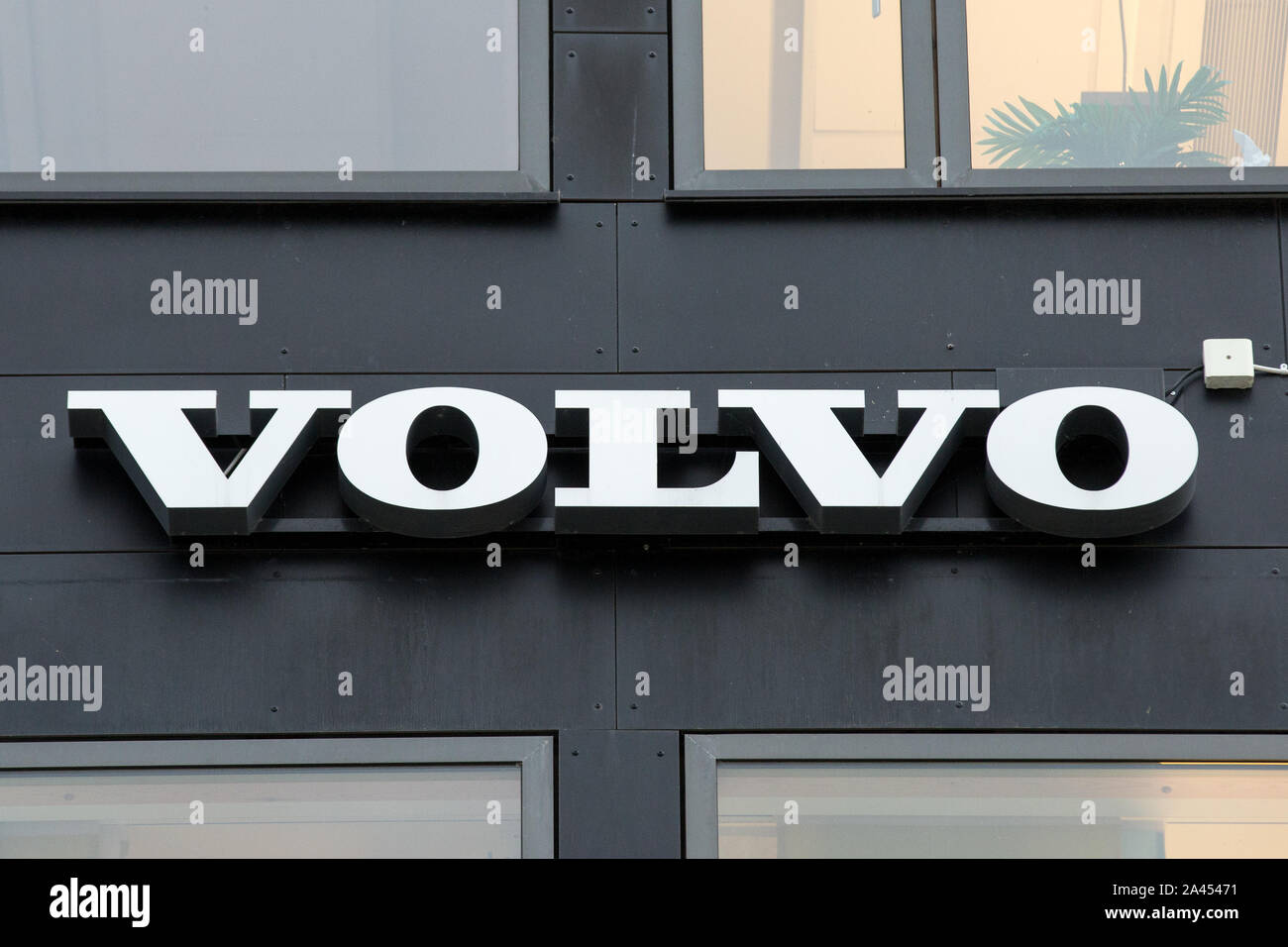 Volvo Logo High Resolution Stock Photography And Images Alamy