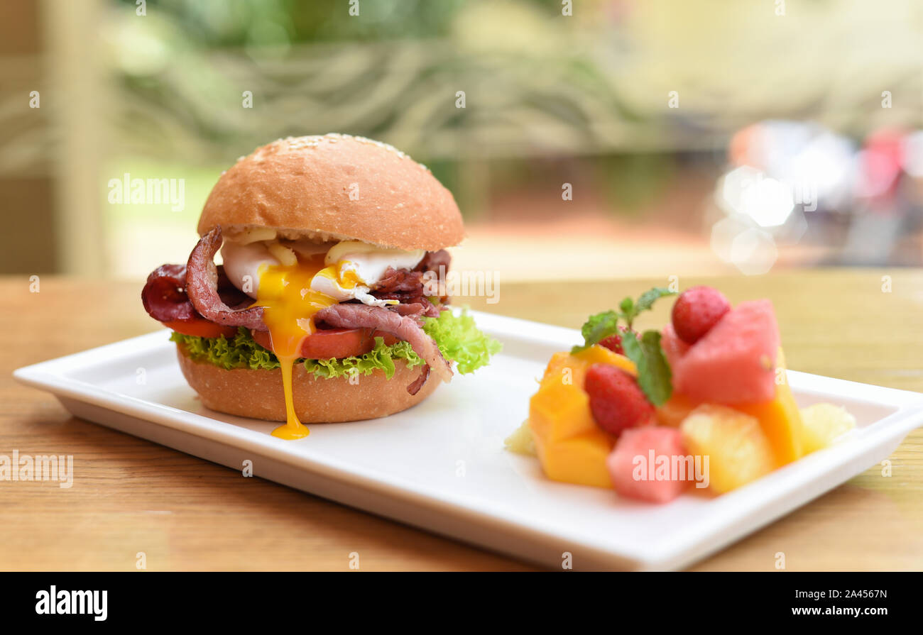 Burger, Burgers, Cheeseburger, veggie burger, chicken burger, bacon