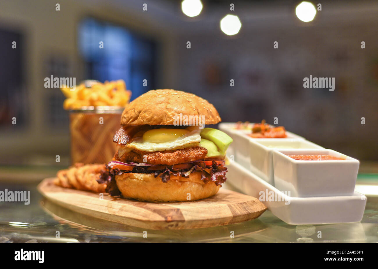 Burger, Burgers, Cheeseburger, veggie burger, chicken burger, bacon