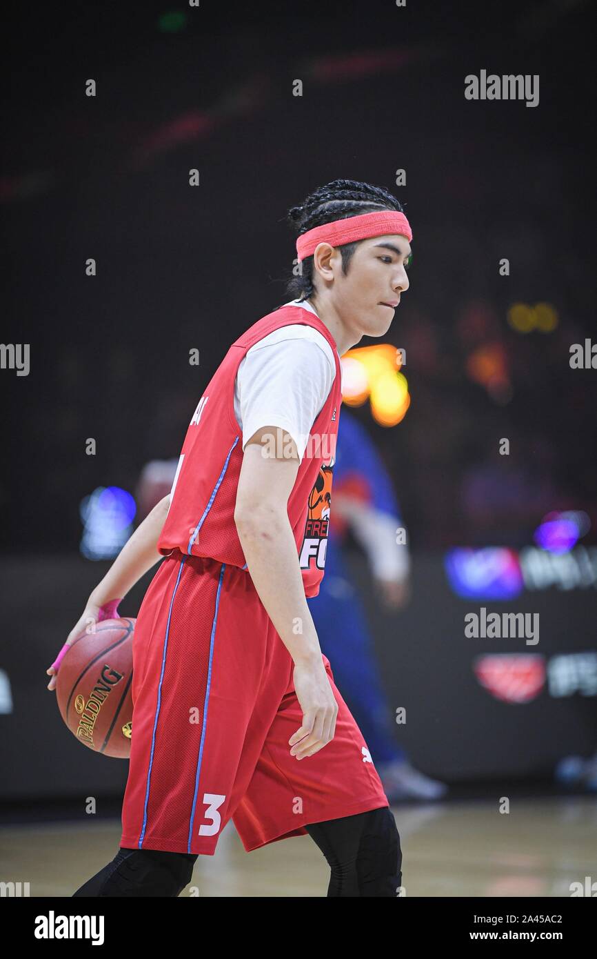 Jam Hsiao, a Taiwanese singer and actor, participates into Super 3 of