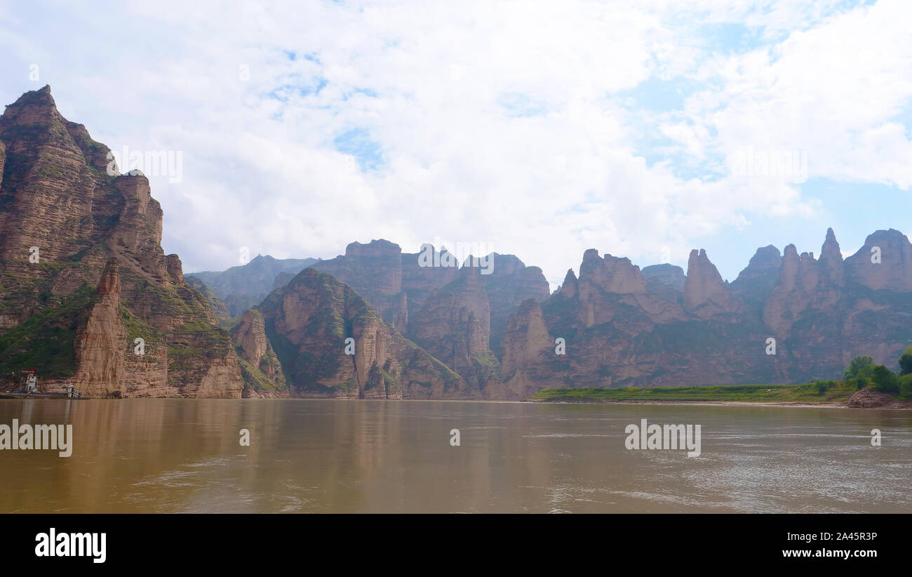 Landscape view of the yellow river in liujia xia Lanzhou Gansu, China. Stock Photo