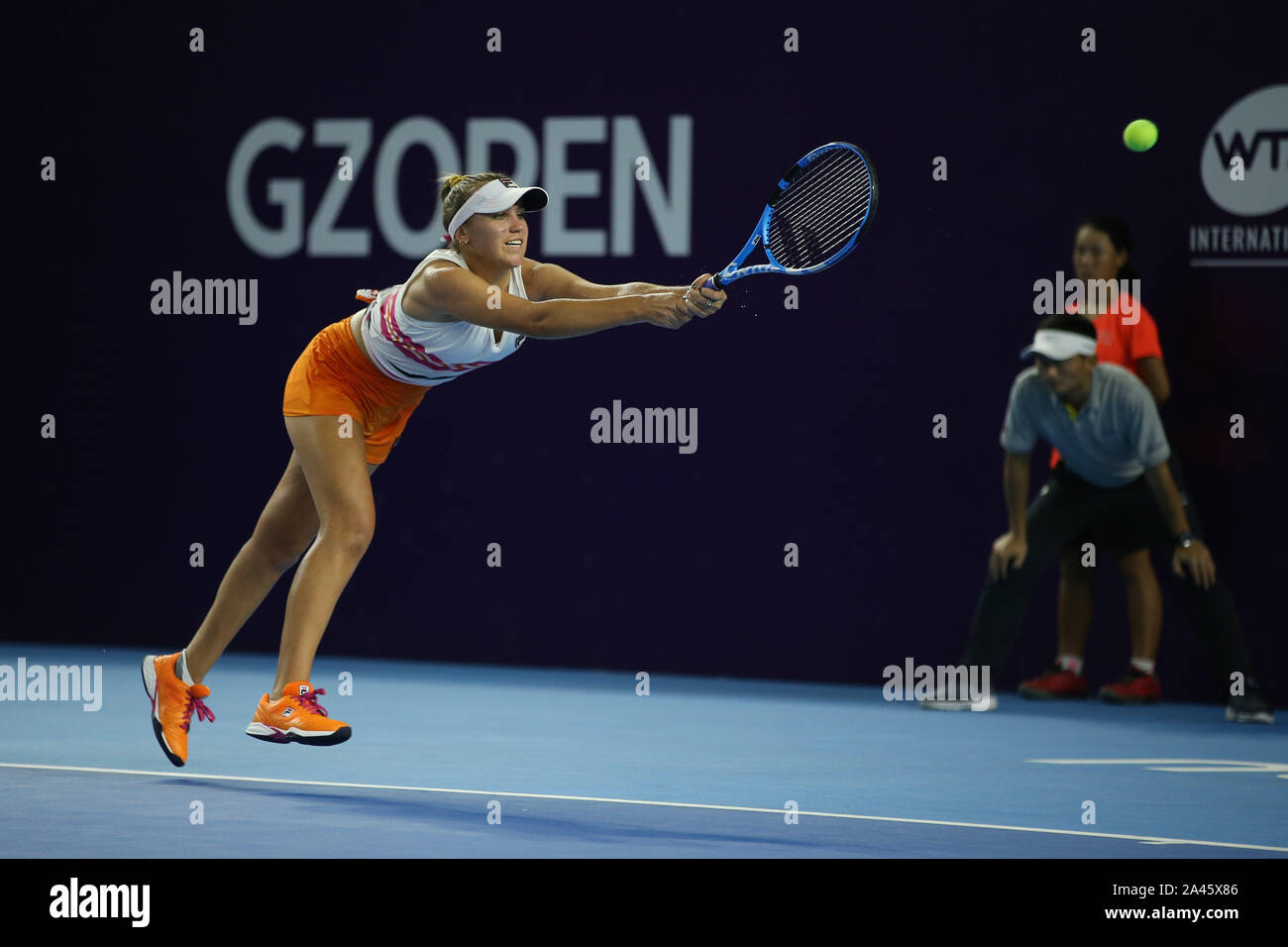 American Professional Tennis Player Sofia Kenin Plays Against German Professional Tennis Player Laura Siegemund At The First Round Of Wta Guangzhou Op Stock Photo Alamy