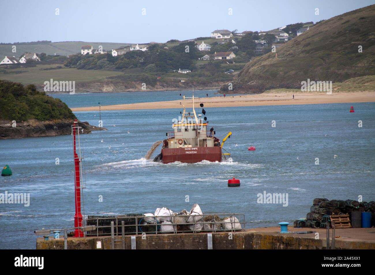 Dredging the harbour padstow hires stock photography and images Alamy