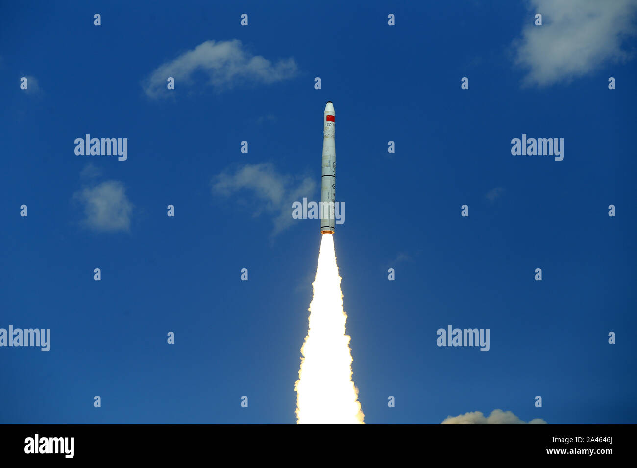 Long march 5 rocket hi-res stock photography and images - Alamy