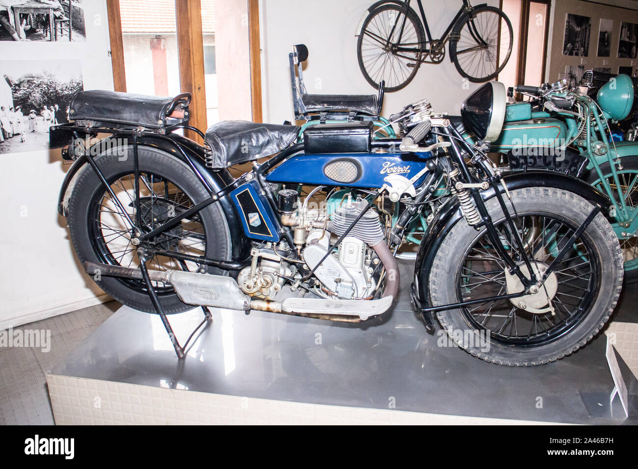 Marseille (France) Musée de la moto - Motorcycle museum : Gnome et Rhone  CV2 500 cc 1935 (French Stock Photo - Alamy