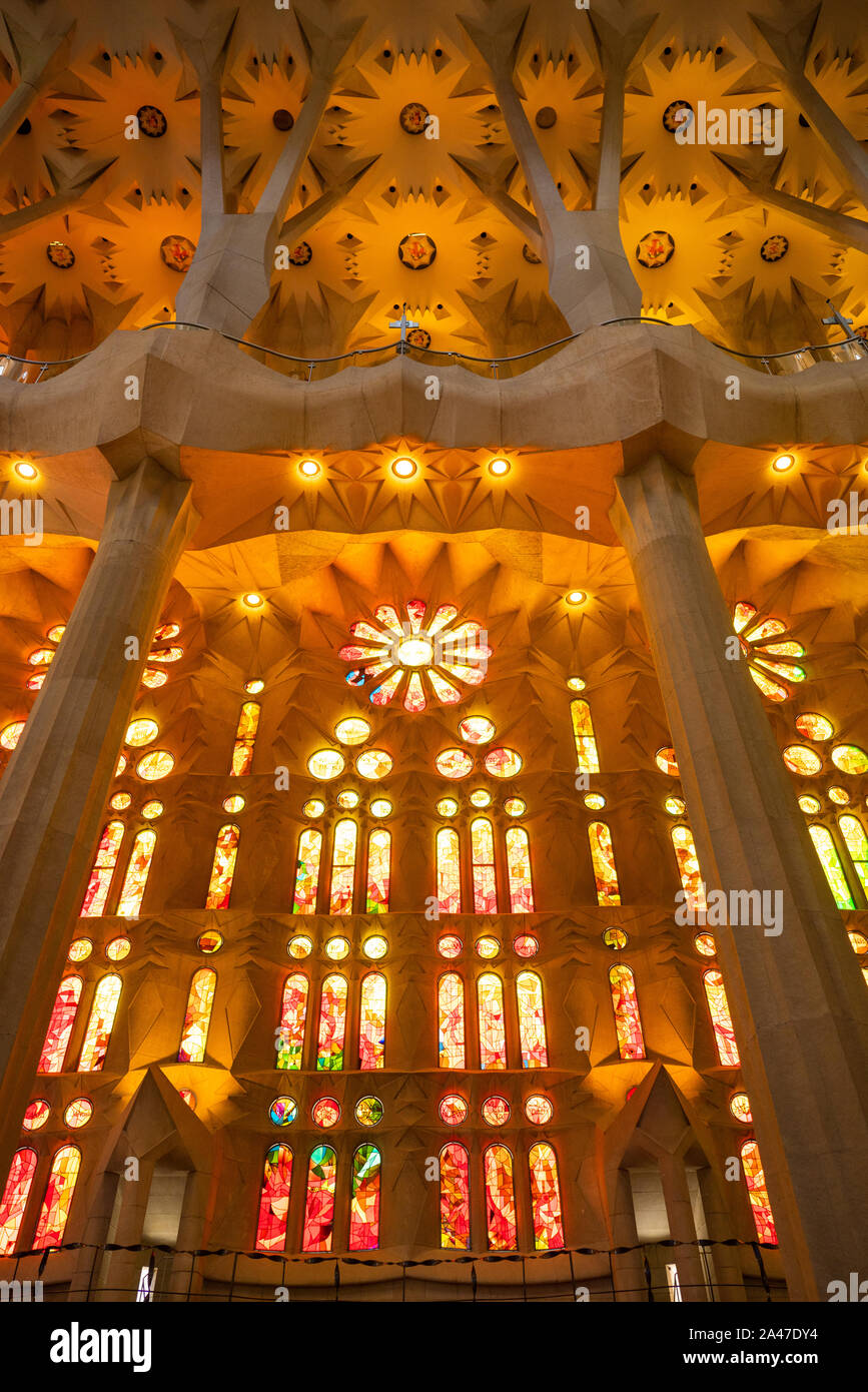 Interior of the La Sagrada Familia Stock Photo - Alamy