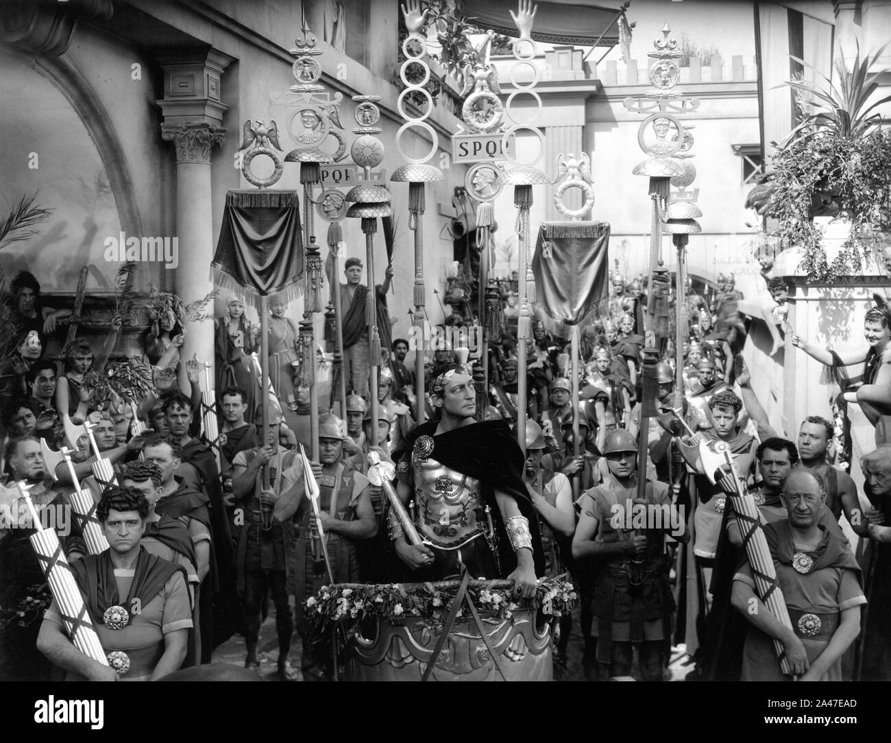 WARREN WILLIAM as Julius Caesar in CLEOPATRA 1934 director CECIL B ...