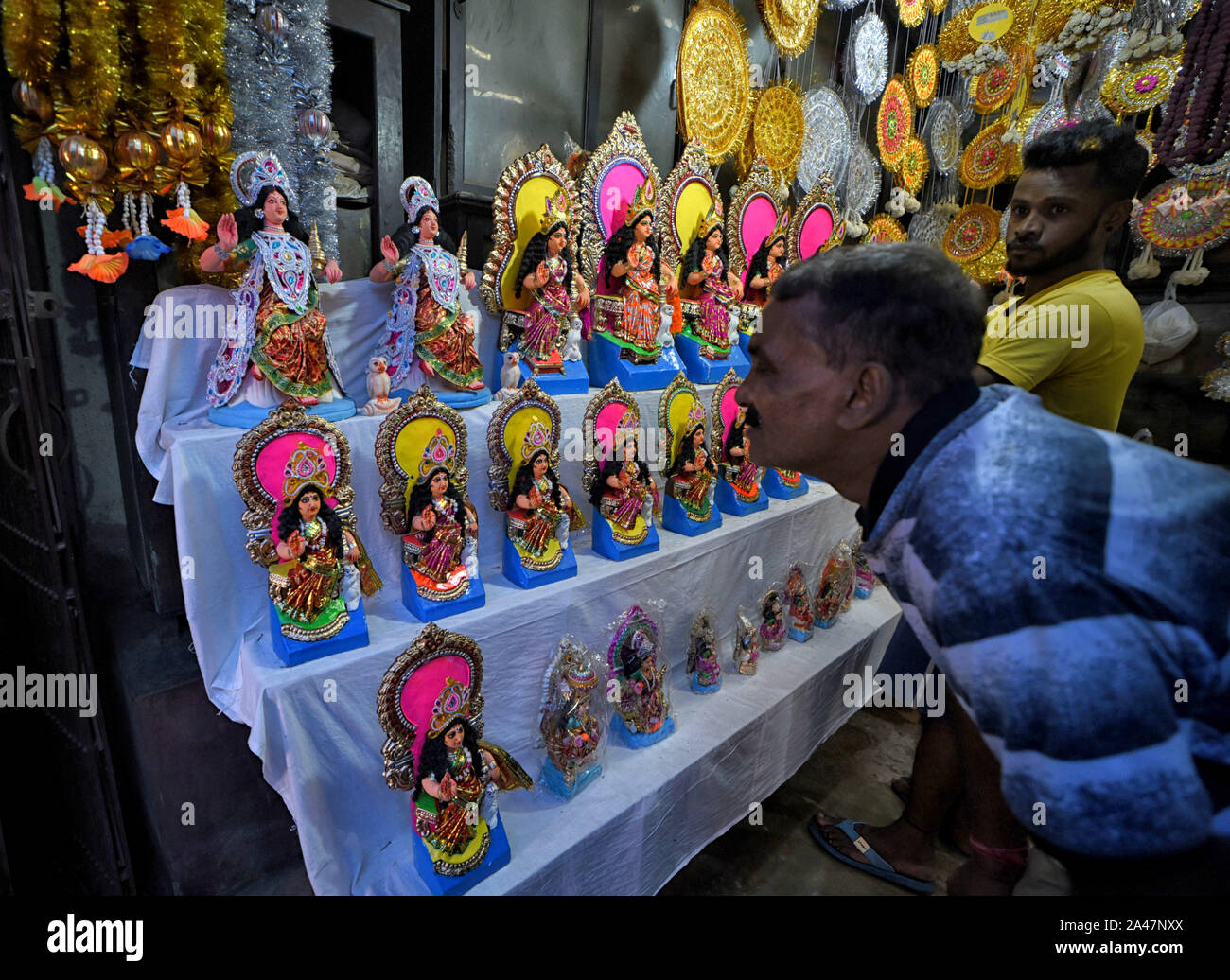 Kolkata, West Bengal, India. 24th Oct, 24. Lakshmi Idols seen on