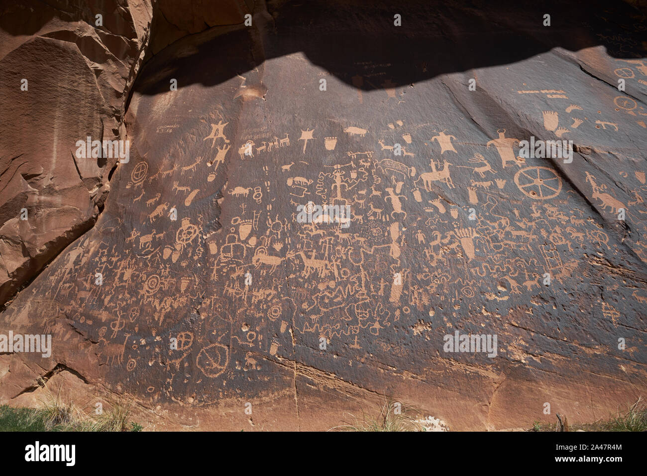 Paper Roc Utah Newspaper rock petroglyphs pictographs hi-res stock photography and ...