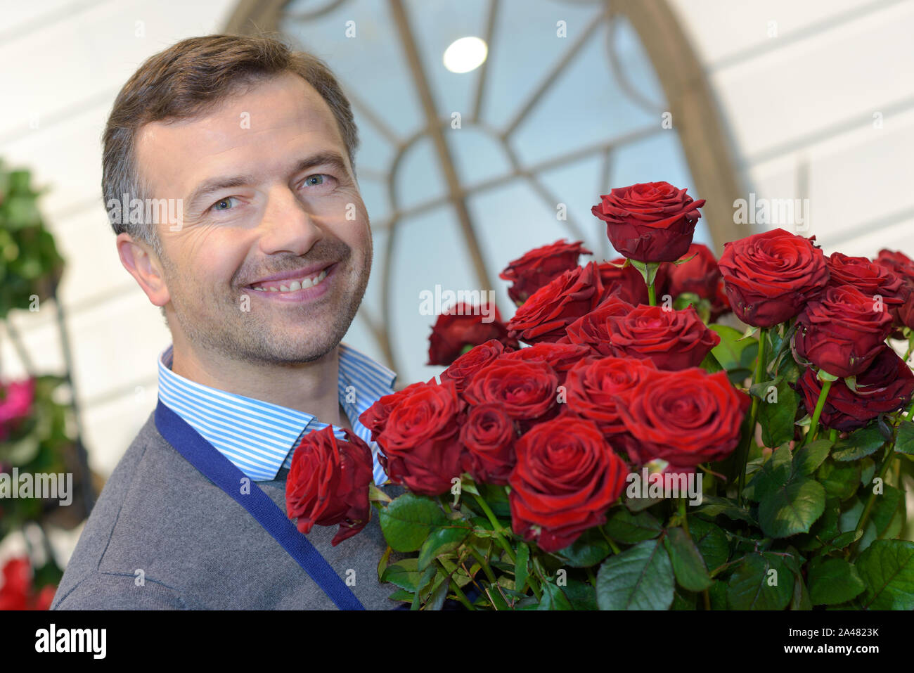 Wholesale roses hires stock photography and images Alamy