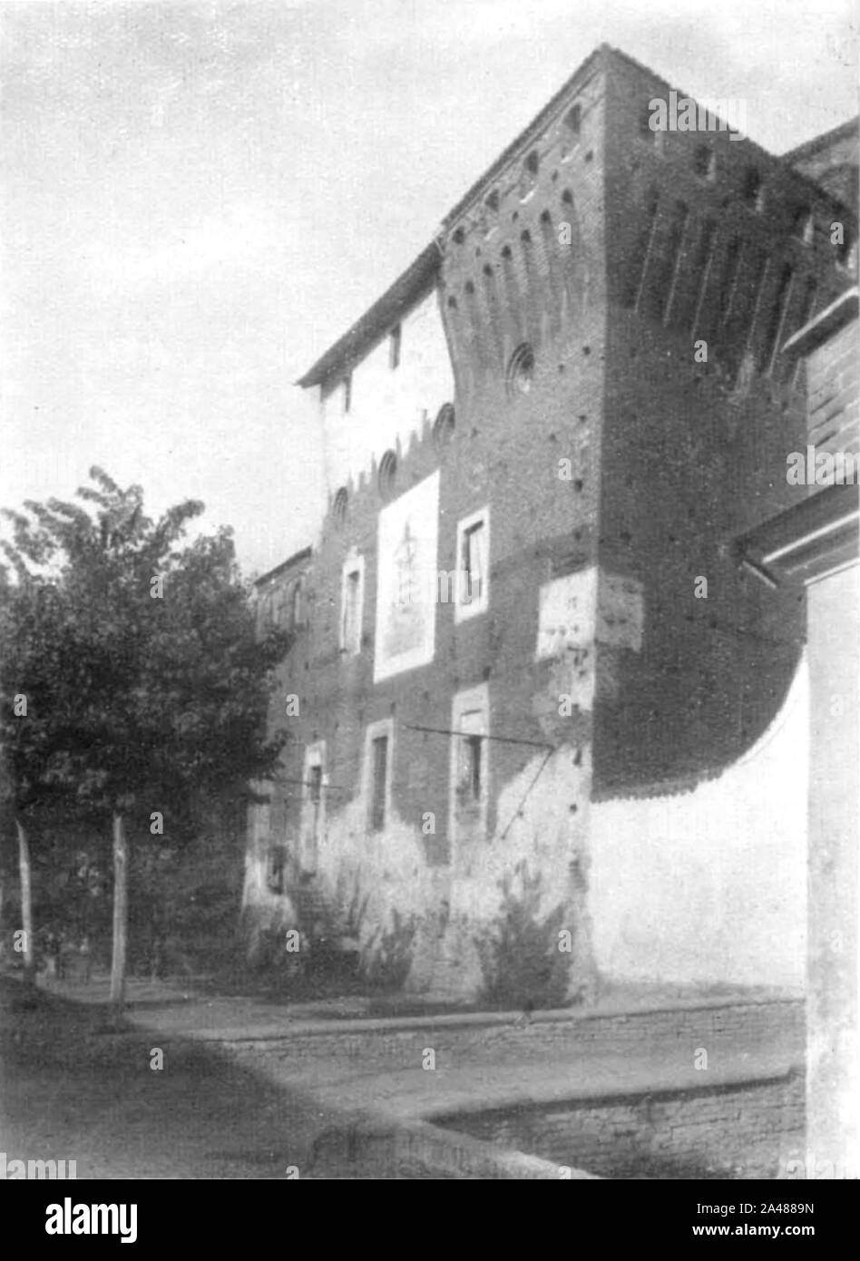 Fig 85, castello di castellazzo, angolo sud est, p183, foto nigra
