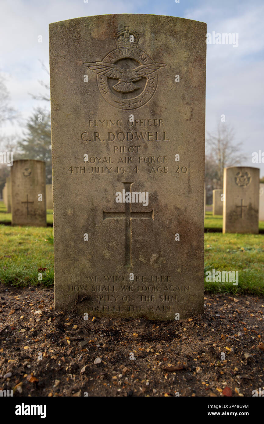 Commonwealth War Graves Commission Grave of Charles Raymond Dodwell of the Royal Air Force Volunteer Reserve, Haycombe Cemetery, Bath Stock Photo