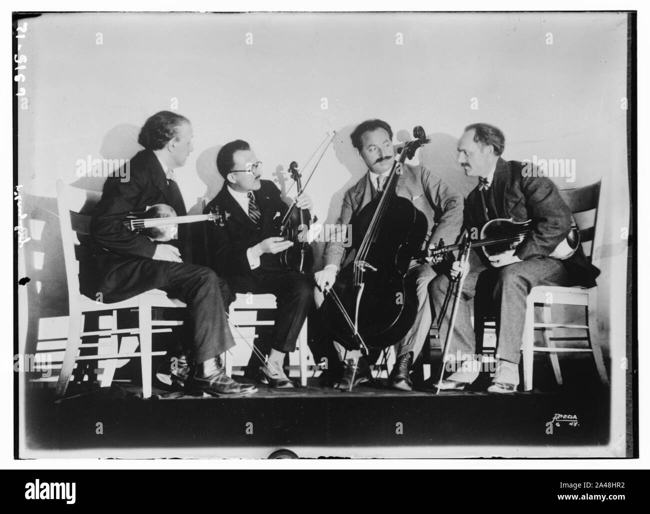 String quartet classical Black and White Stock Photos & Images Alamy
