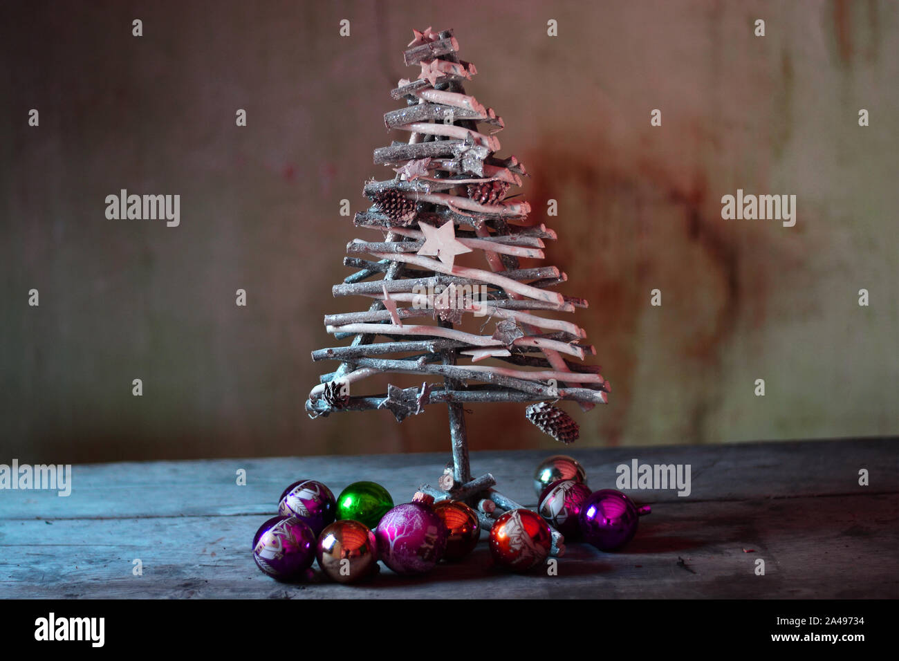 Vintage christmas baubles cut out hi-res stock photography and images ...