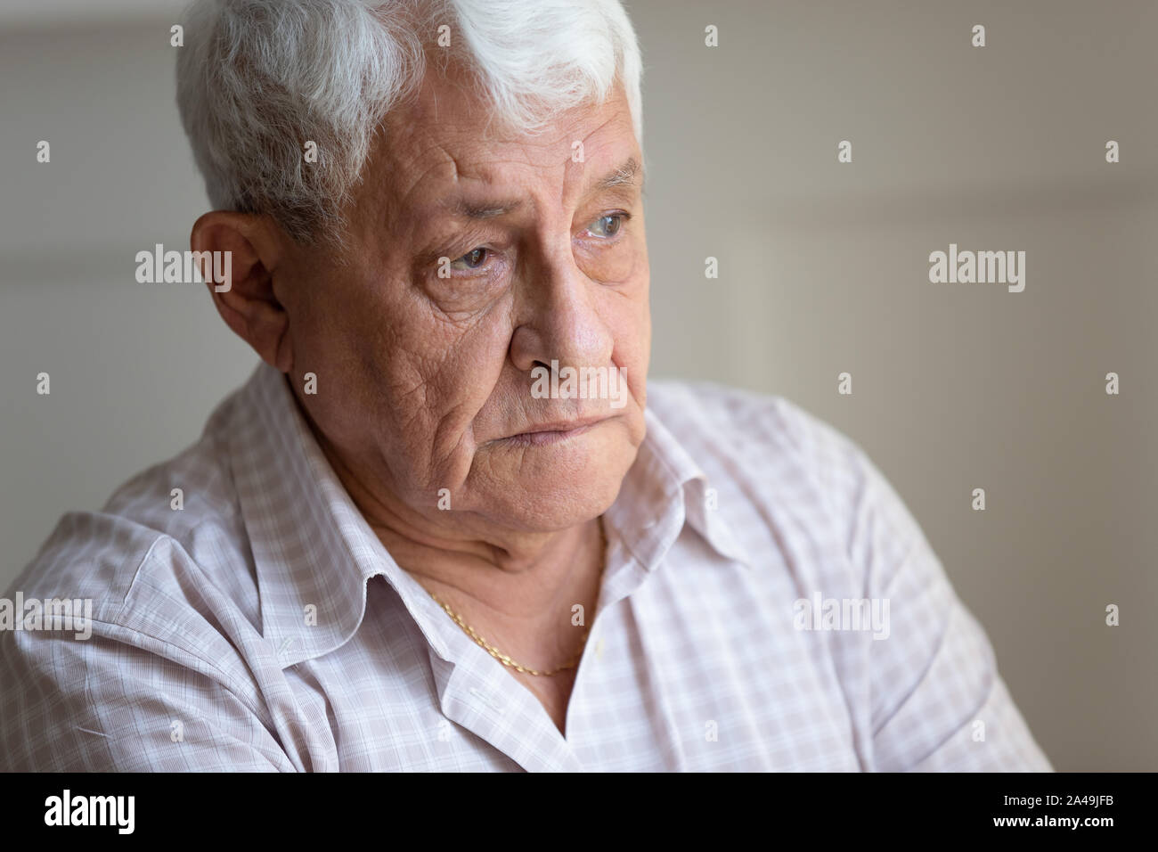 Portrait lonely old man sad hi-res stock photography and images - Alamy