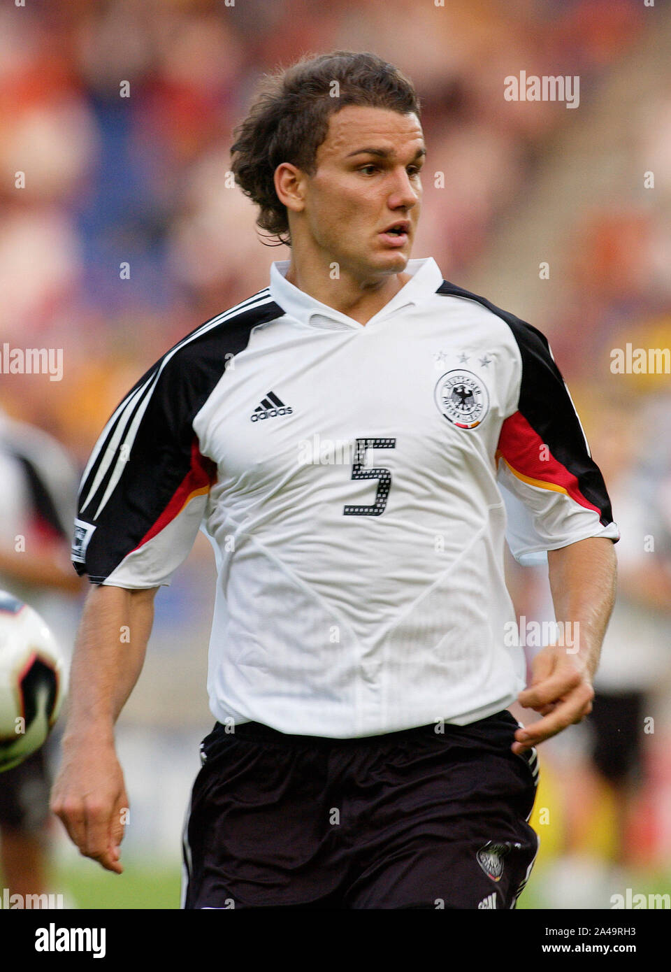 Stadium Tilburg The Netherlands 24 6 05 Football Fifa World Youth Championships Under World Cup Germany Ger White Vs Brazil Bra Yellow Marcel Schuon Ger Stock Photo Alamy