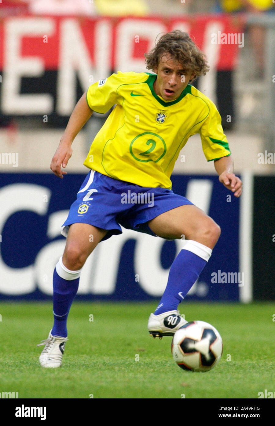 Stadium Tilburg The Netherlands 24 6 05 Football Fifa World Youth Championships Under World Cup Germany Ger White Vs Brazil Bra Yellow Rafinha Bra Stock Photo Alamy Stadium Tilburg The Netherlands 24 6 05 Football Fifa World Youth Championships Under World Cup Germany Ger White Vs Brazil Bra Yellow Rafinha Bra Stock Photo Alamy