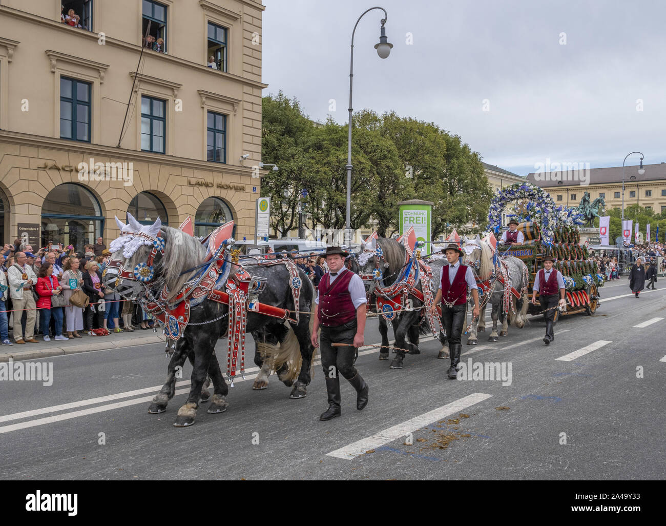 Oktoberfest Parade Horse High Resolution Stock Photography And Images Alamy