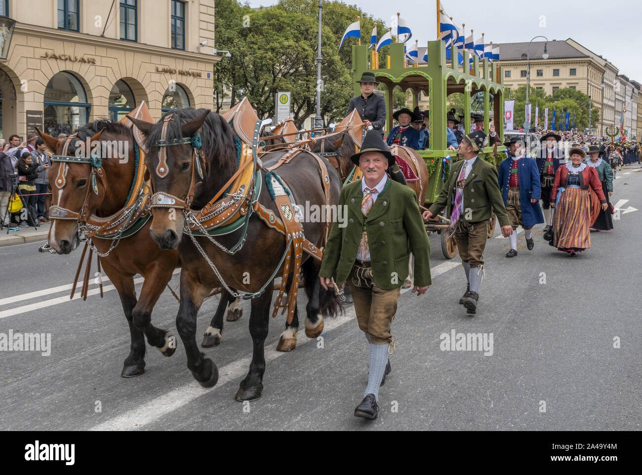 Oktoberfest Parade Horse High Resolution Stock Photography And Images Alamy