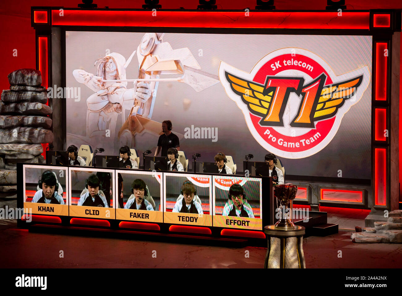 Sk telecom t1 hi-res stock photography and images