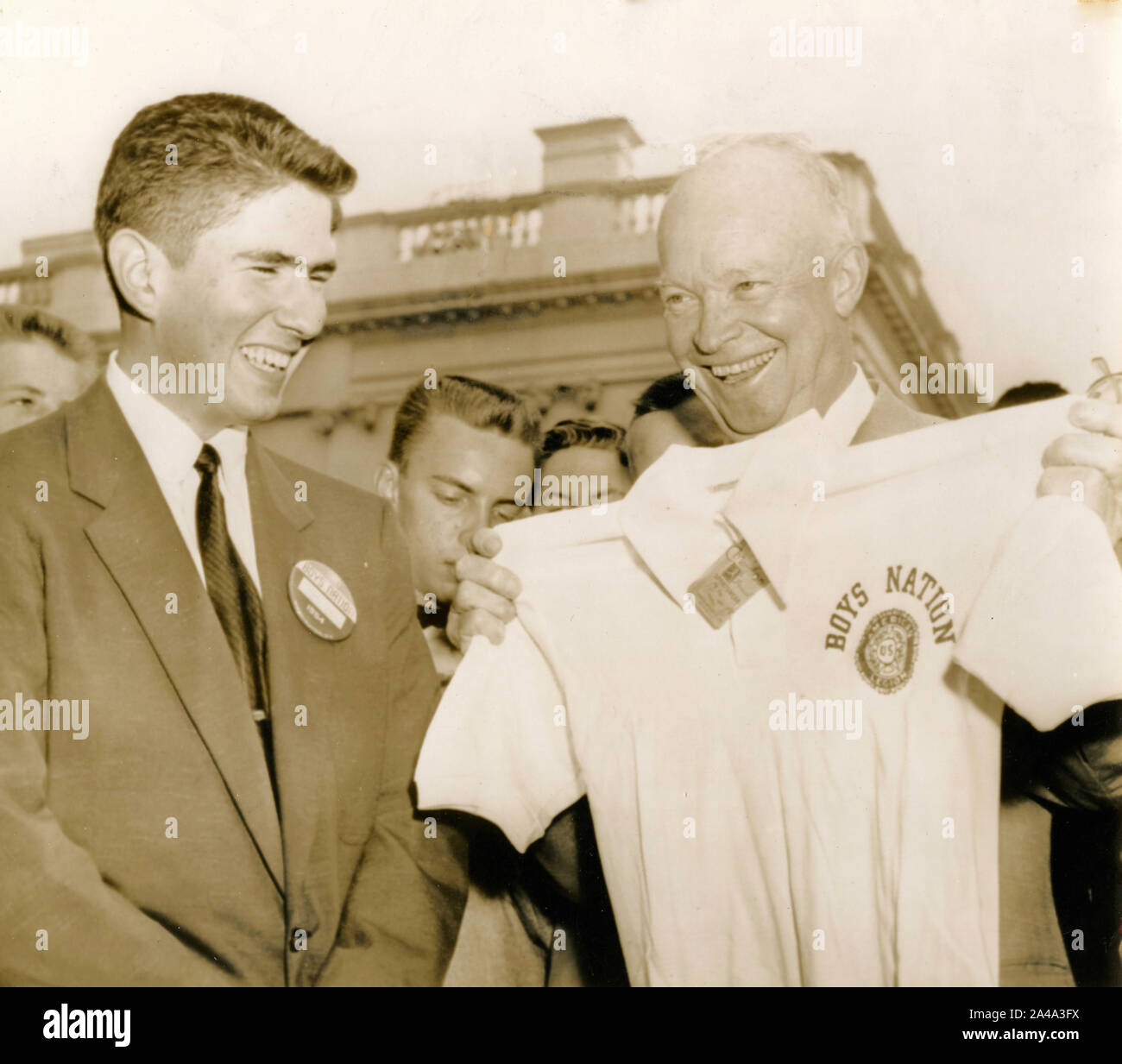 Edward B. Baker Jr gives President Dwight Eisenhower a Boys Nation shirt, USA 1954 Stock Photo