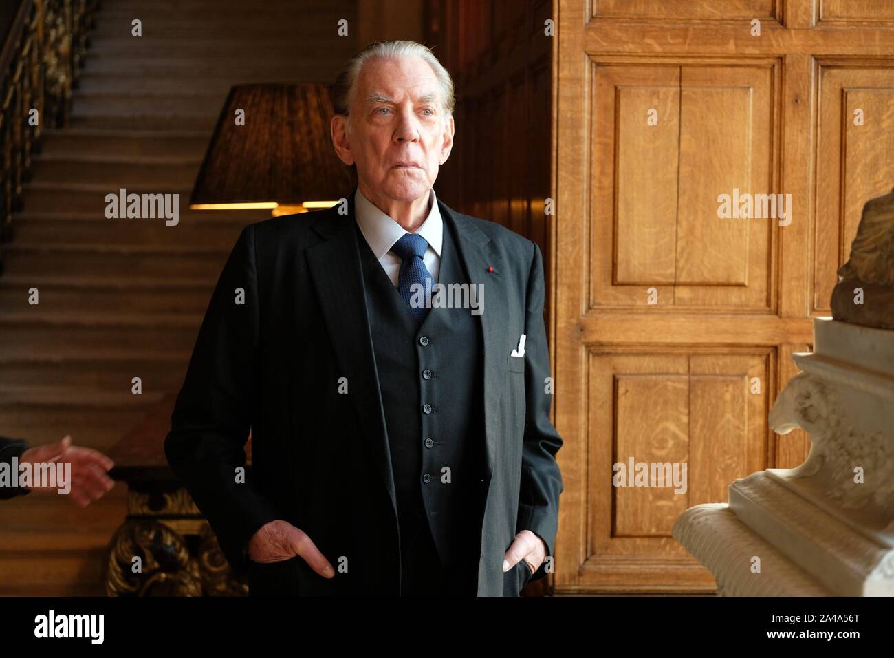DONALD SUTHERLAND in TRUST (2018), directed by DANNY BOYLE , EMANUELE CRIALESE and SUSANNA WHITE. Credit: CLOUD EIGHT FILMS/DECIBEL FILMS/FX PRODUCTIONS / Album Stock Photo