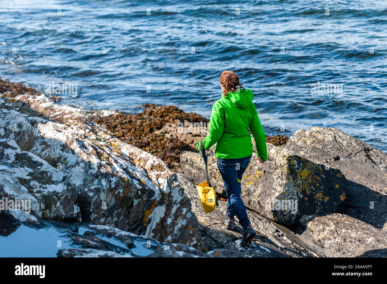 Dunmanus Bay, West Cork, Ireland. 11th Oct, 2019. Members of the public continue to assist in the search for missing fisherman Kodie Healy. Mr Healy went fishing on Wednesday morning but didn't return.  Credit: Andy Gibson/Alamy Live News Stock Photo