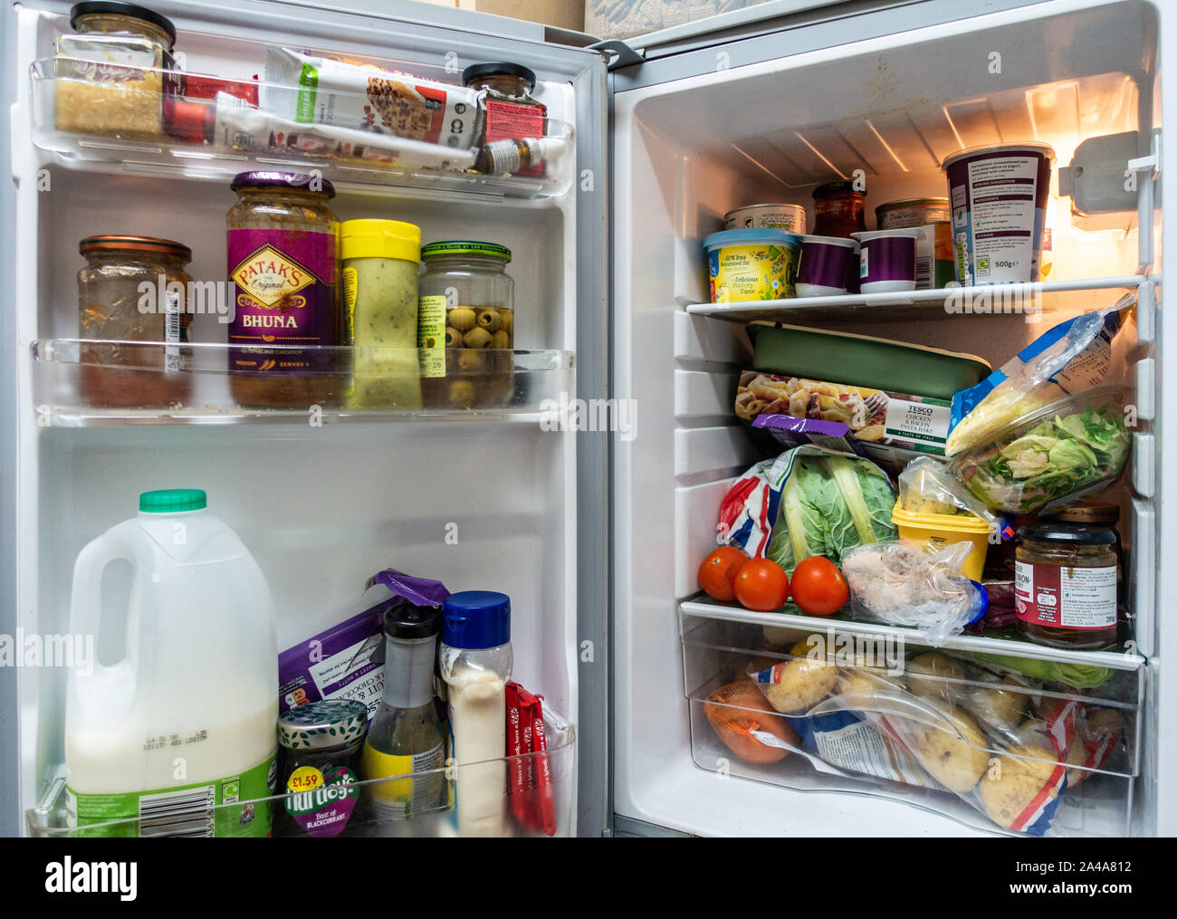 Packed fridge hires stock photography and images Alamy