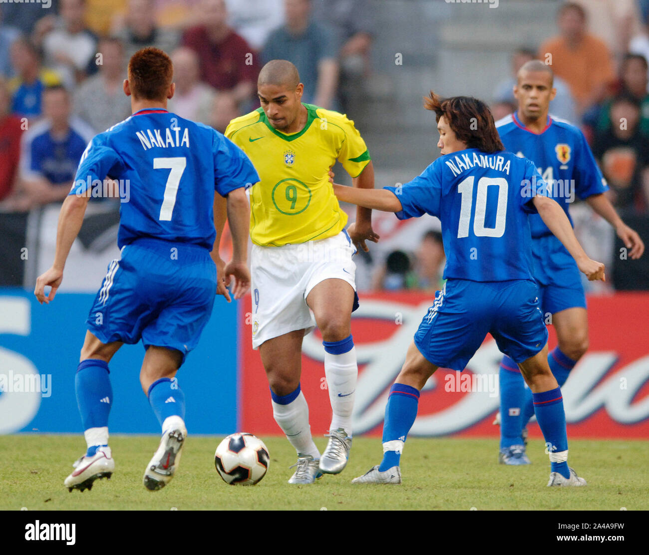 BRAZIL TEAM GROUP 2005.RONALDINHO + ADRIANO + GILBERTO SILVA +