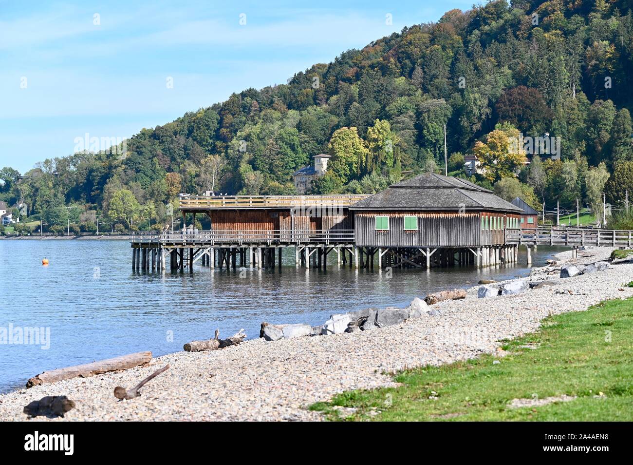 die Bregenzer 'Mili'- das ehemalige Militärschwimmbad am Bodensee Stock Photo