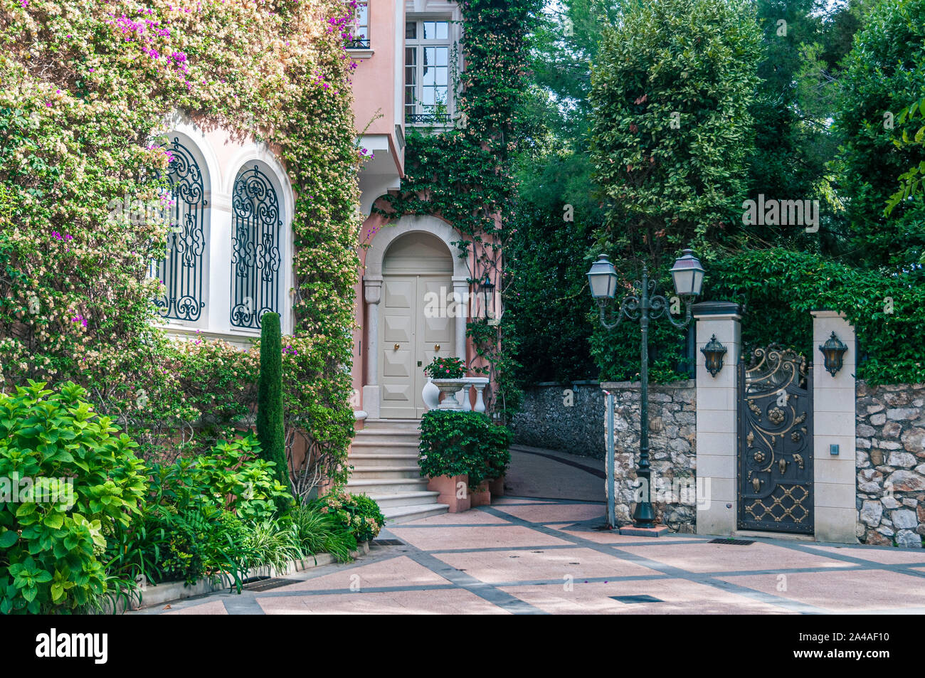 Villa La Fleur Du Cap Stock Photo Alamy