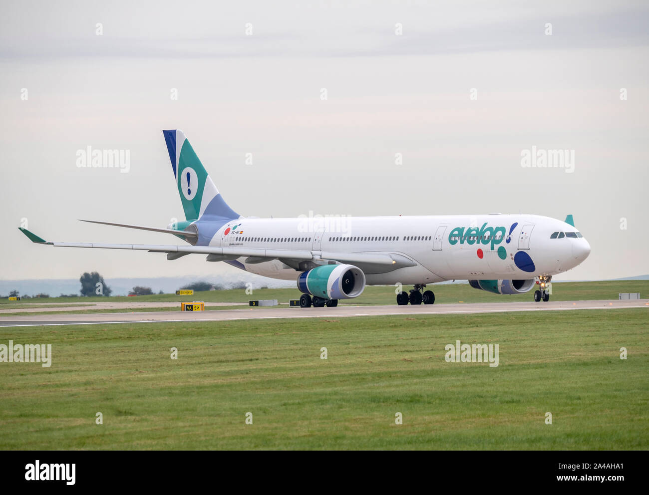 Evelop, Airbus, A330-300, EC-MII, Thomas Cook repatriation flight at Manchester Airport Stock Photo